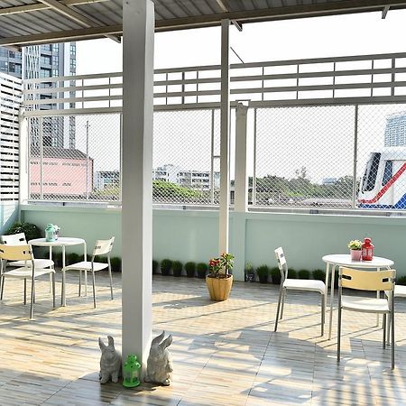 Take A Rest Hotel Bangkok Extérieur photo