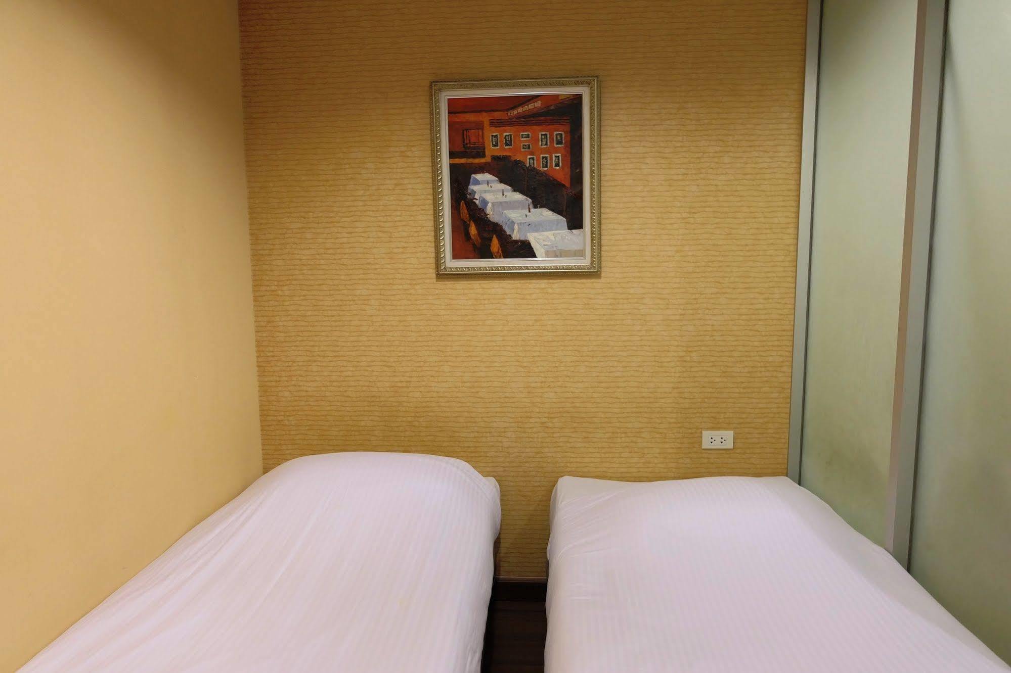 Take A Rest Hotel Bangkok Extérieur photo